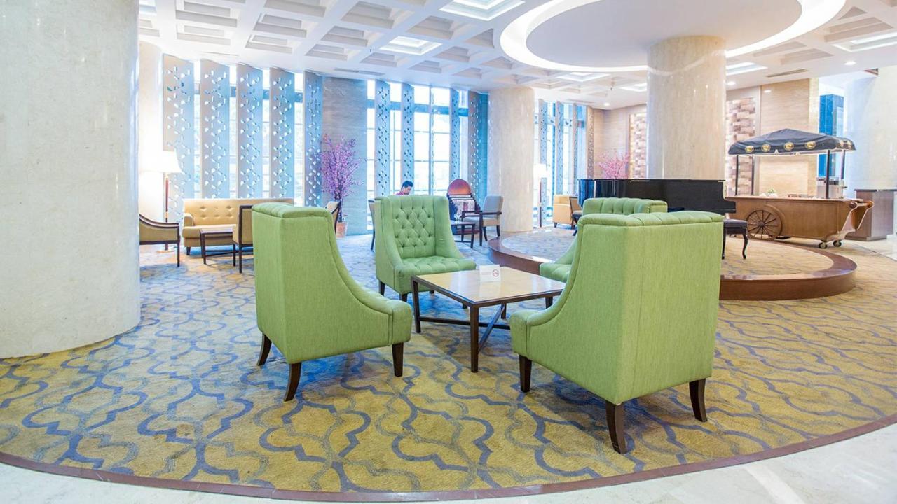 Emerald Garden International Hotel Medan Exterior foto