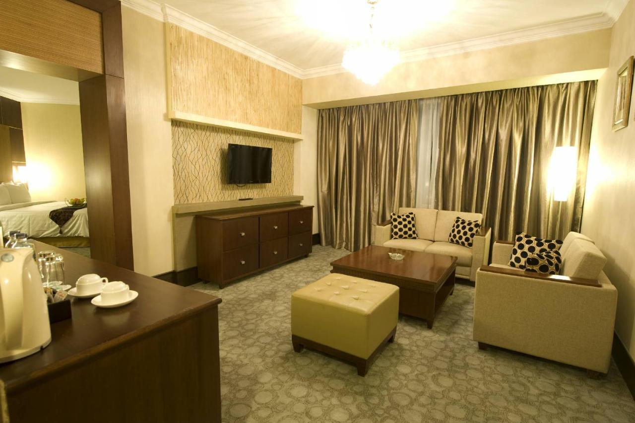 Emerald Garden International Hotel Medan Exterior foto