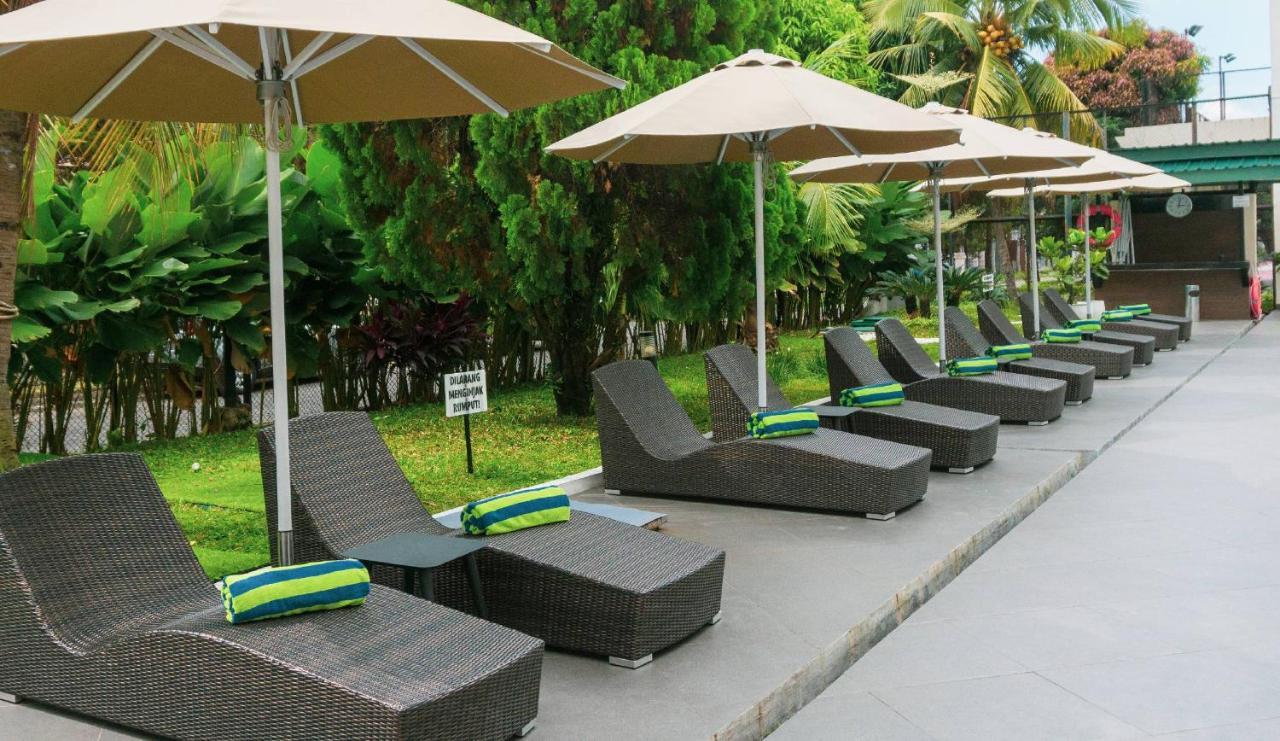 Emerald Garden International Hotel Medan Exterior foto